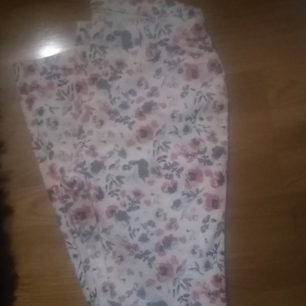 Women's flowery jeans